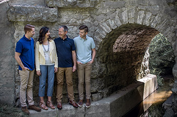 Distinctive Image Designs Family Photographer